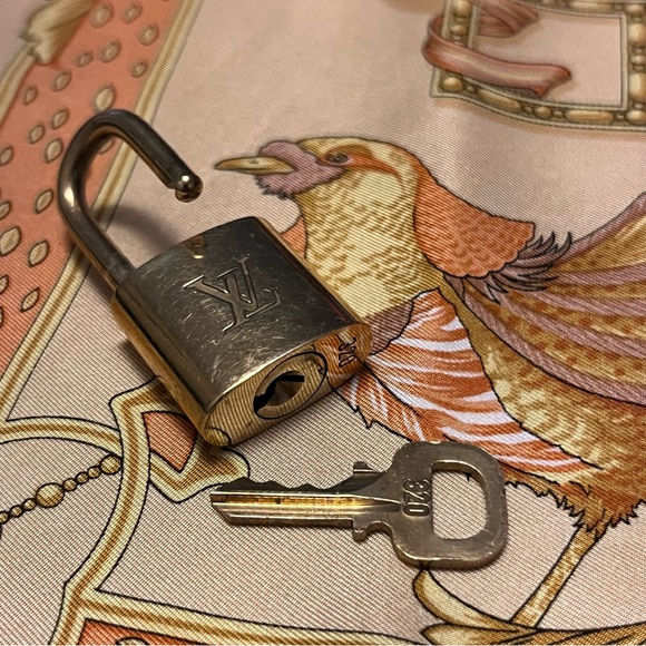 Authentic Louis Vuitton Lock and Key #320 - Picture 4 of 11